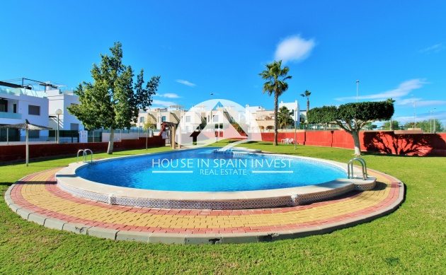 Resale - Apartment  - Orihuela Costa - Villamartín