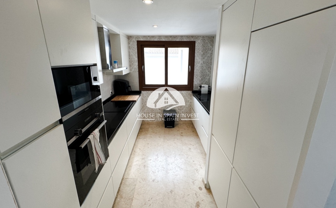 Resale - Apartment  - Orihuela Costa - Punta Prima  