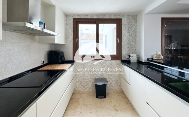 Resale - Apartment  - Orihuela Costa - Punta Prima  