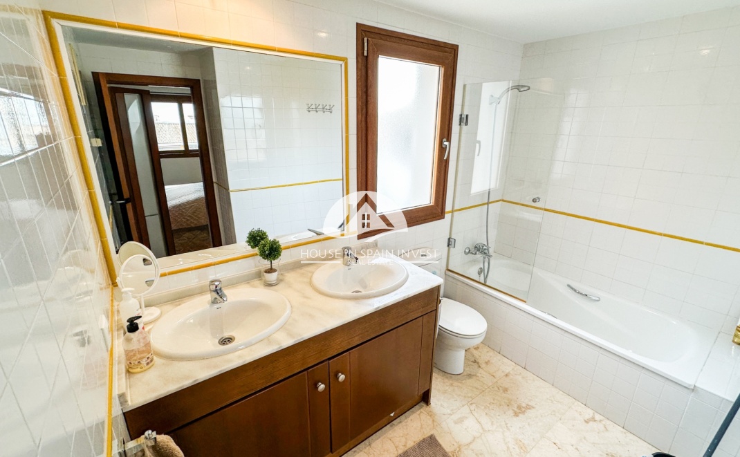 Resale - Apartment  - Orihuela Costa - Punta Prima  