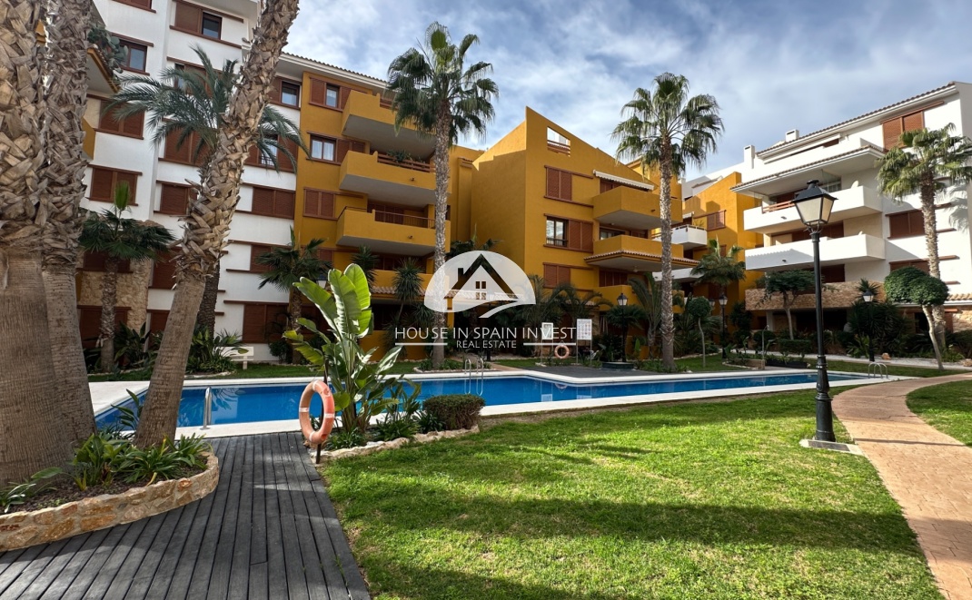 Resale - Apartment  - Orihuela Costa - Punta Prima  