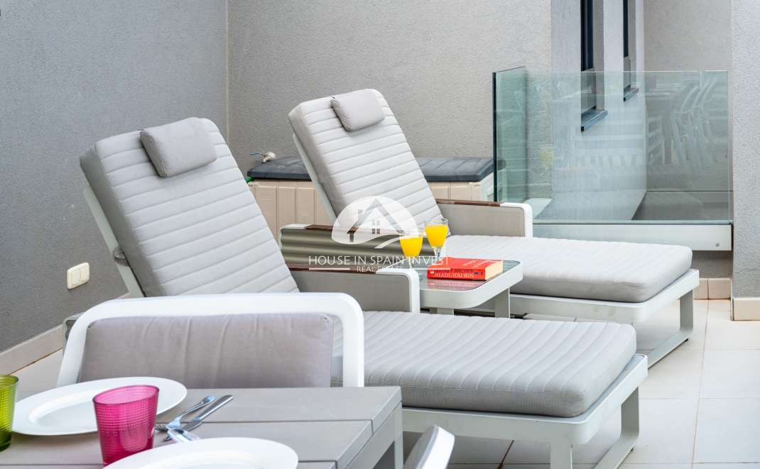 Resale - Apartment  - Orihuela Costa - Punta Prima  