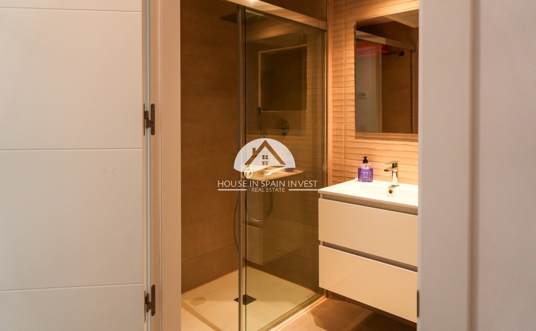 Resale - Apartment  - Orihuela Costa - Punta Prima  