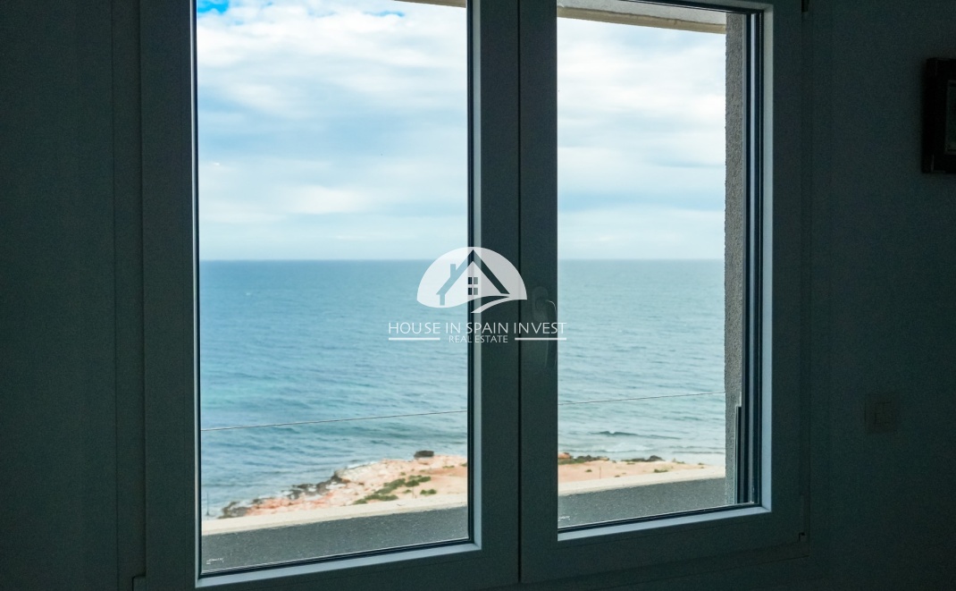 Resale - Apartment  - Orihuela Costa - Punta Prima  
