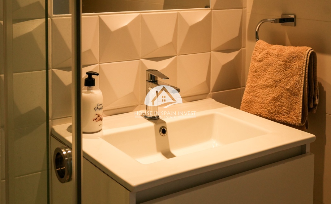 Resale - Apartment  - Orihuela Costa - Punta Prima  