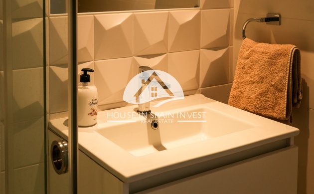 Resale - Apartment  - Orihuela Costa - Punta Prima  