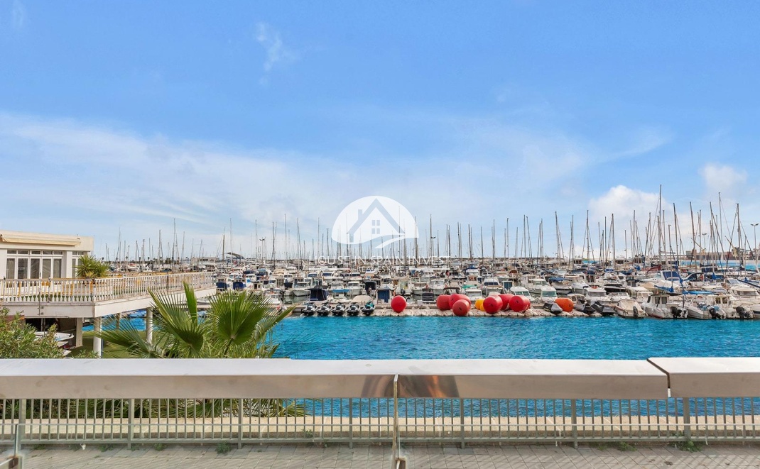 Resale - Apartment  - Torrevieja - Centro