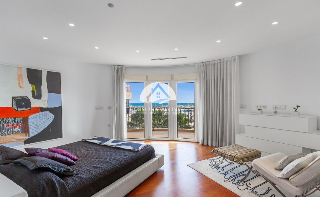 Resale - Apartment  - Torrevieja - Centro