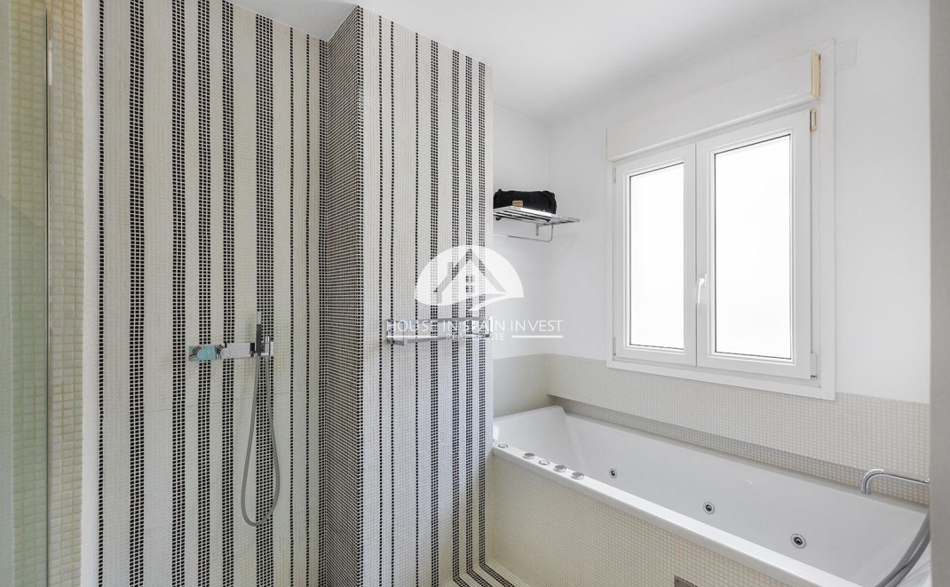 Resale - Apartment  - Torrevieja - Centro