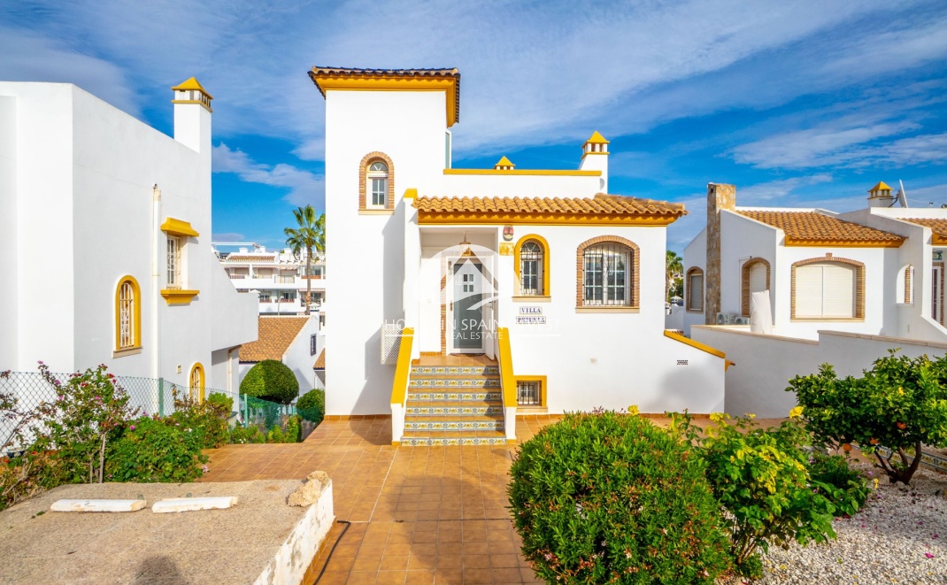 Resale - Villa - Orihuela Costa - Villamartín