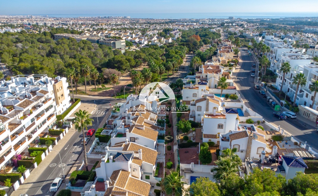 Resale - Villa - Orihuela Costa - Villamartín