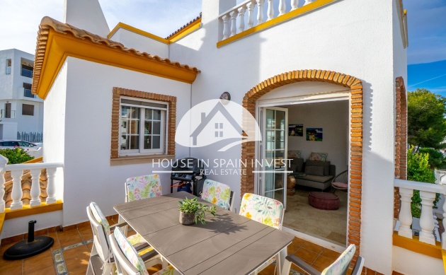 Resale - Villa - Orihuela Costa - Villamartín