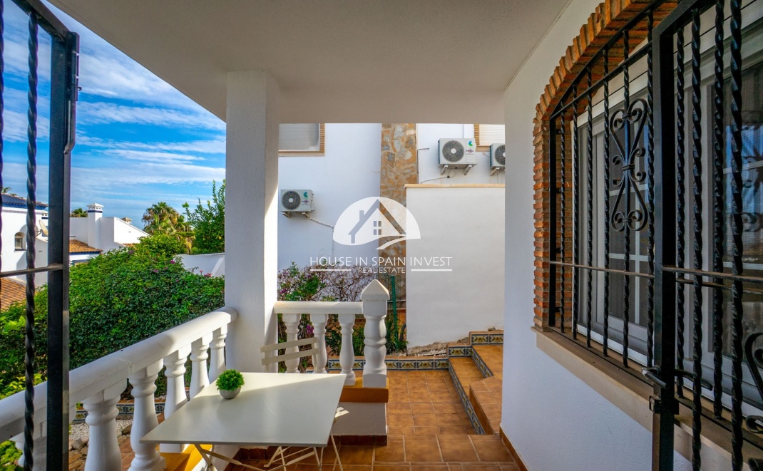 Resale - Villa - Orihuela Costa - Villamartín