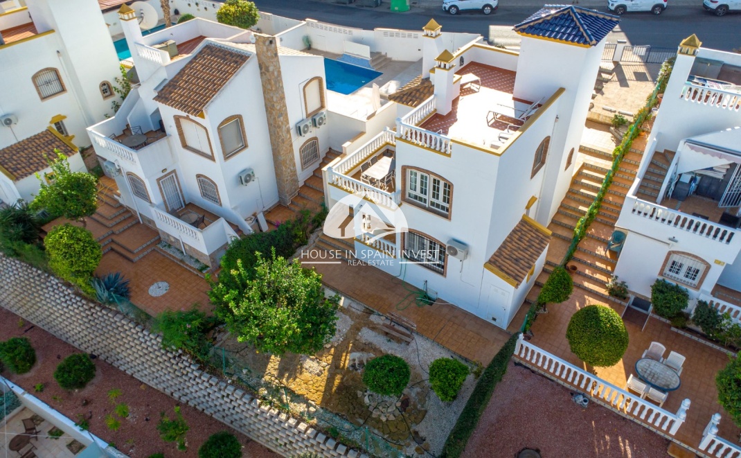 Resale - Villa - Orihuela Costa - Villamartín