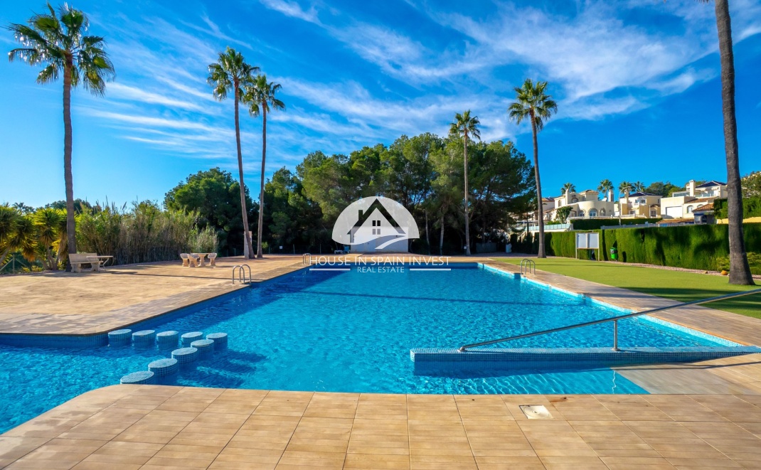 Resale - Villa - Orihuela Costa - Villamartín