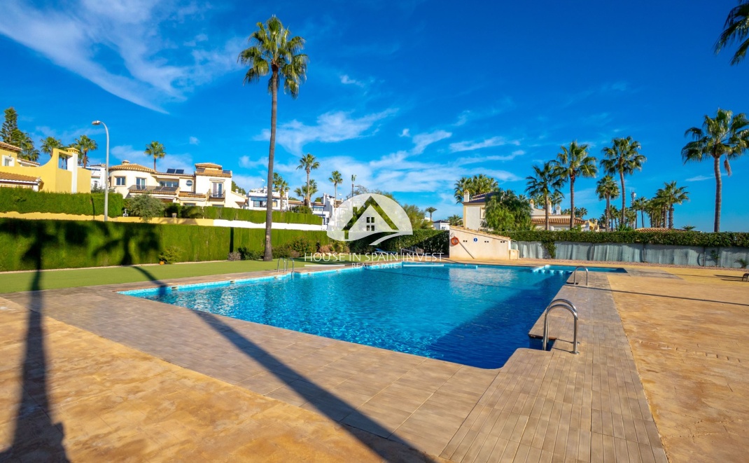 Resale - Villa - Orihuela Costa - Villamartín