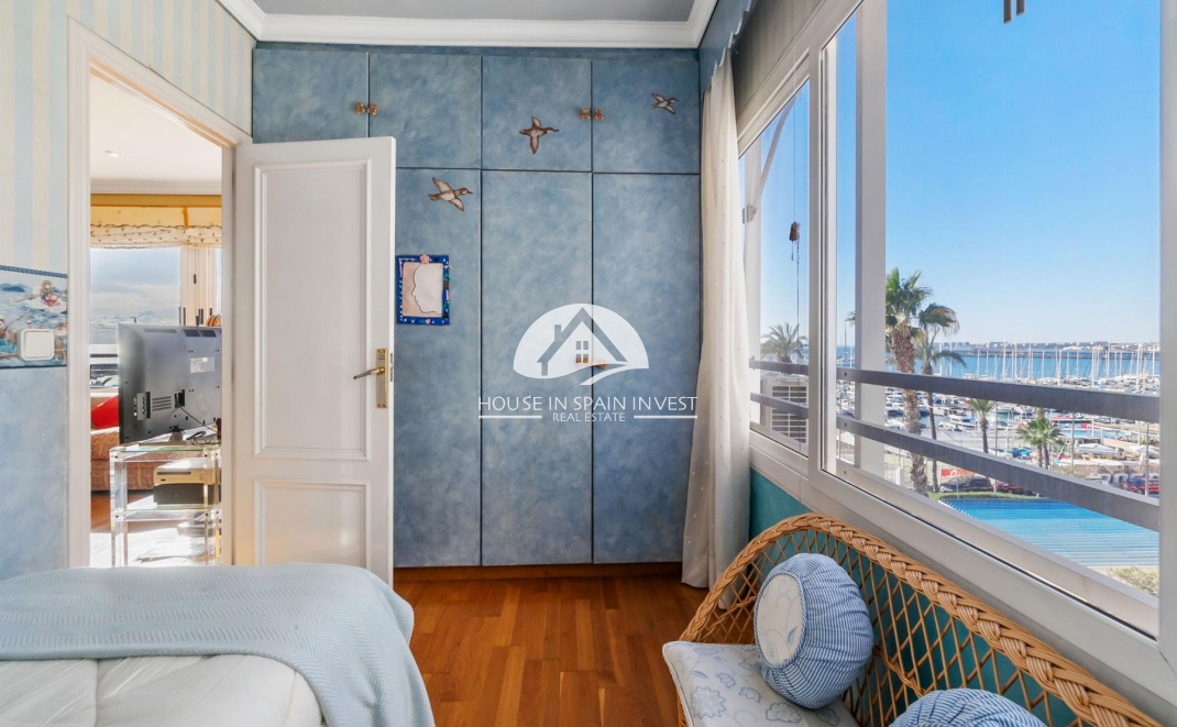 Resale - Apartment  - Torrevieja - Centro