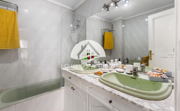 Resale - Apartment  - Torrevieja - Centro