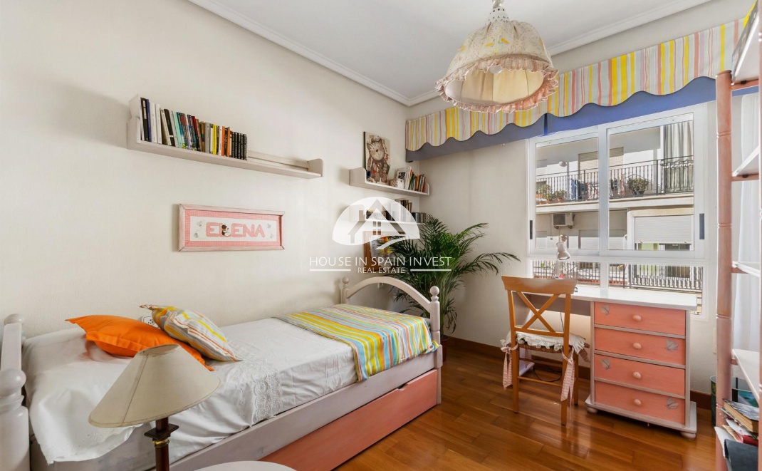 Resale - Apartment  - Torrevieja - Centro