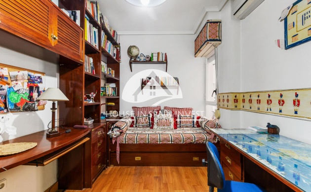 Resale - Apartment  - Torrevieja - Centro