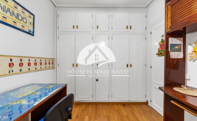 Resale - Apartment  - Torrevieja - Centro