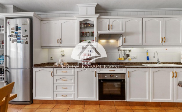 Resale - Apartment  - Torrevieja - Centro