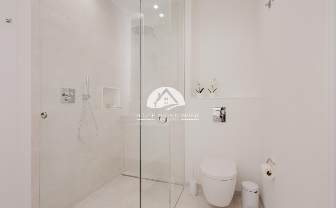 Resale - Villa - Orihuela Costa - Las Colinas Golf