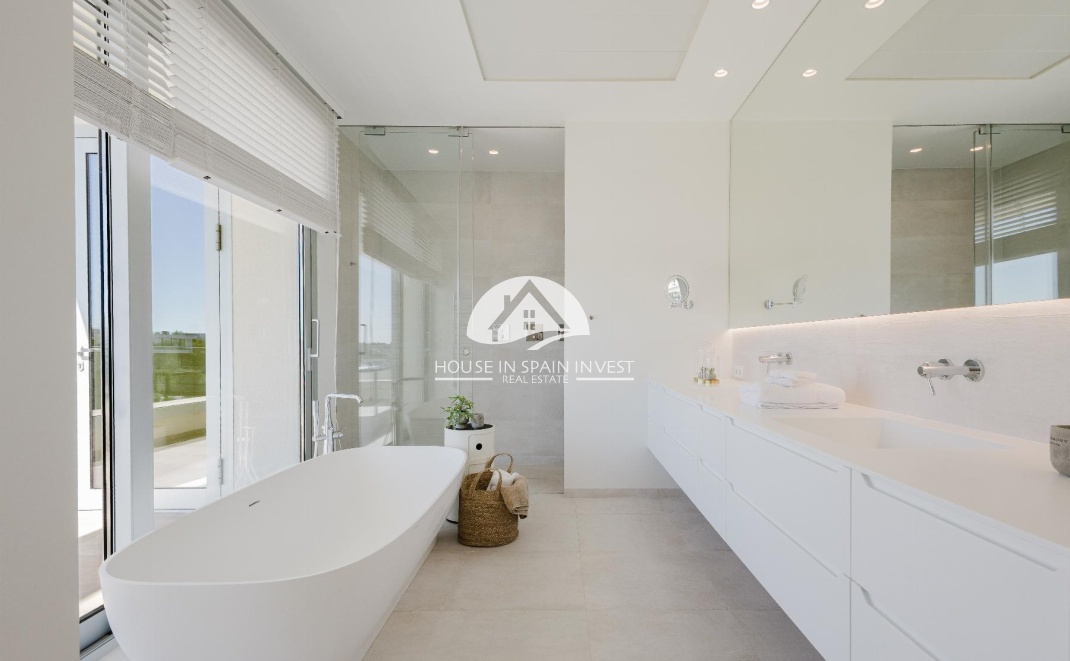 Resale - Villa - Orihuela Costa - Las Colinas Golf