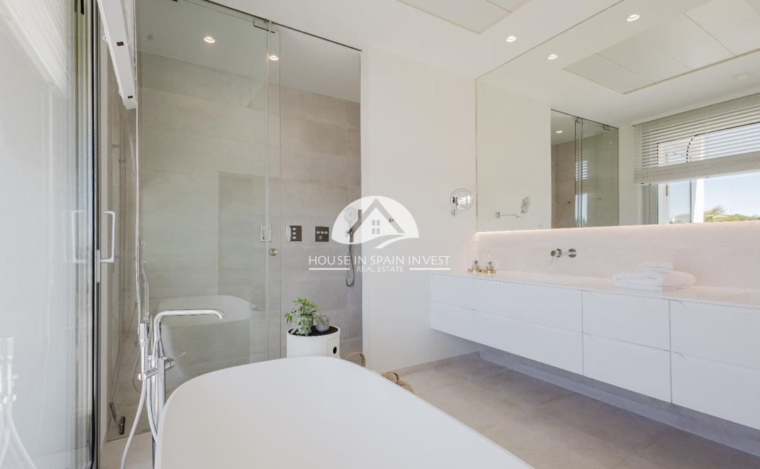 Resale - Villa - Orihuela Costa - Las Colinas Golf