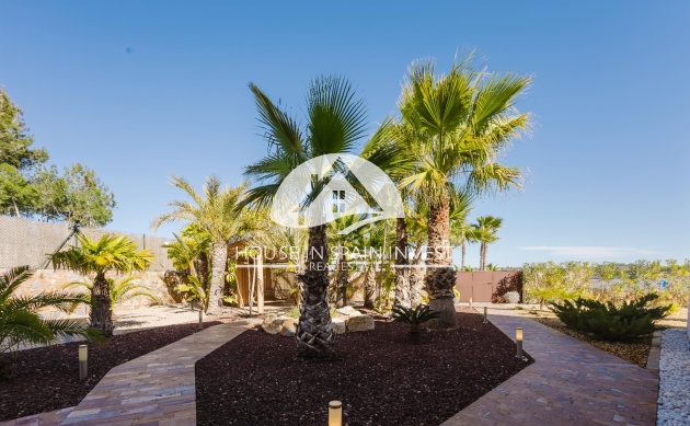 Resale - Villa - Orihuela Costa - Las Colinas Golf