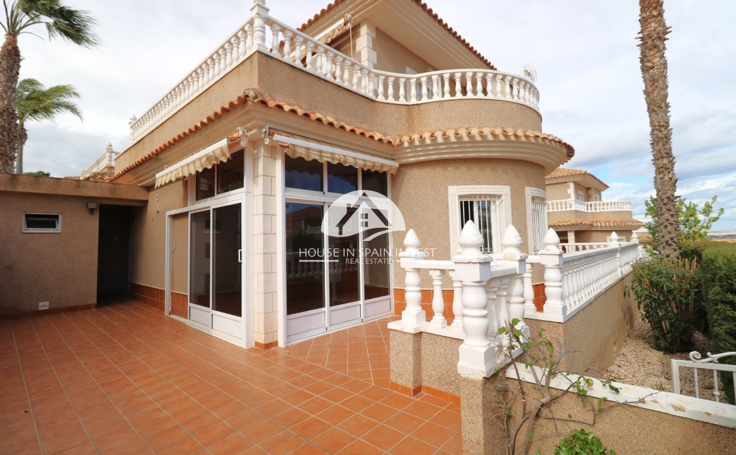 Resale - Villa - Torrevieja - Los Balcones  