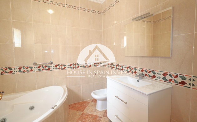 Resale - Villa - Torrevieja - Los Balcones  