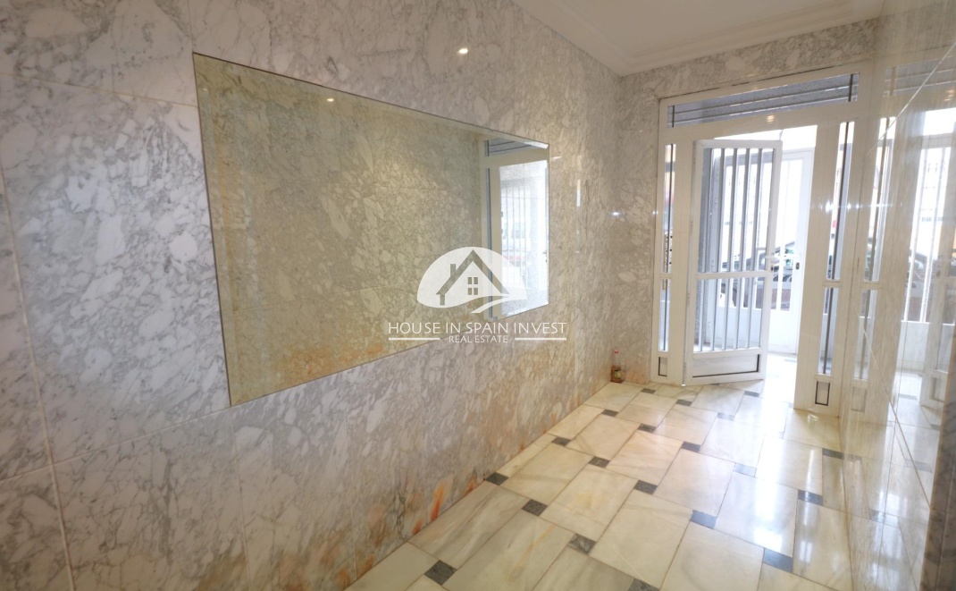 Resale - Apartment  - Santa Pola - Centro