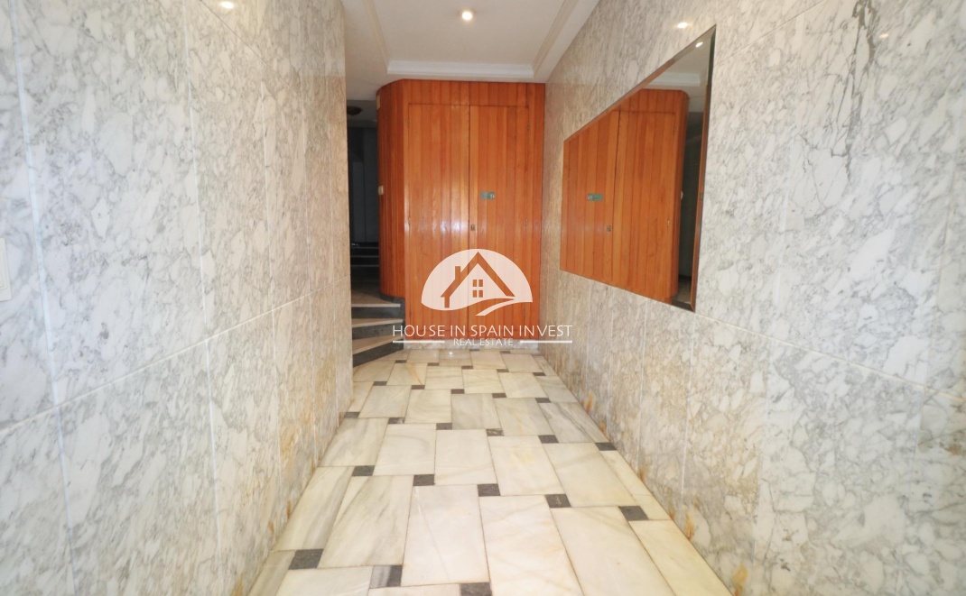 Resale - Apartment  - Santa Pola - Centro