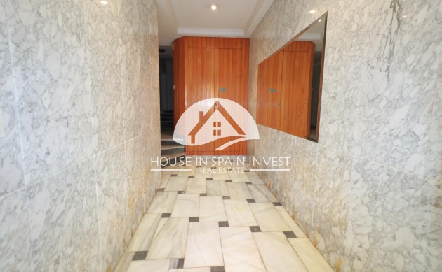 Resale - Apartment  - Santa Pola - Centro