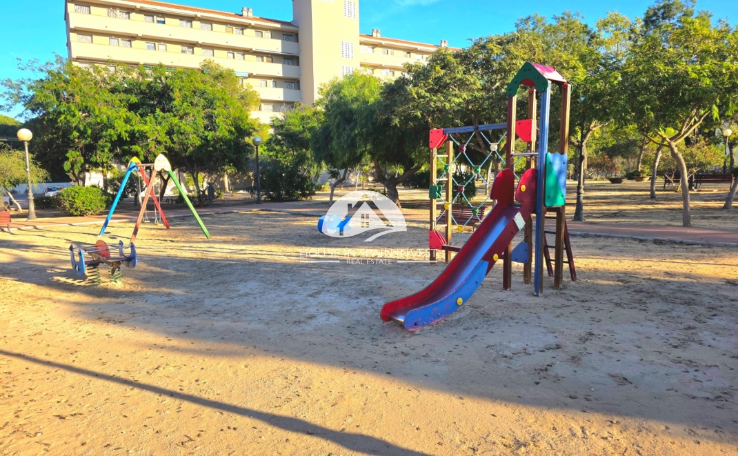 Resale - Apartment  - Guardamar del Segura - Pinomar