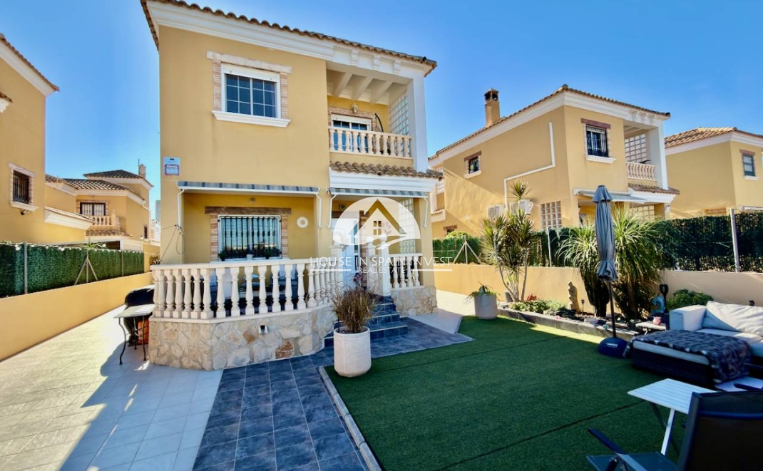 Resale - Villa - Guardamar del Segura - Guardamar - El Raso