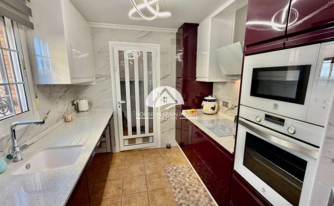 Resale - Villa - Guardamar del Segura - Guardamar - El Raso