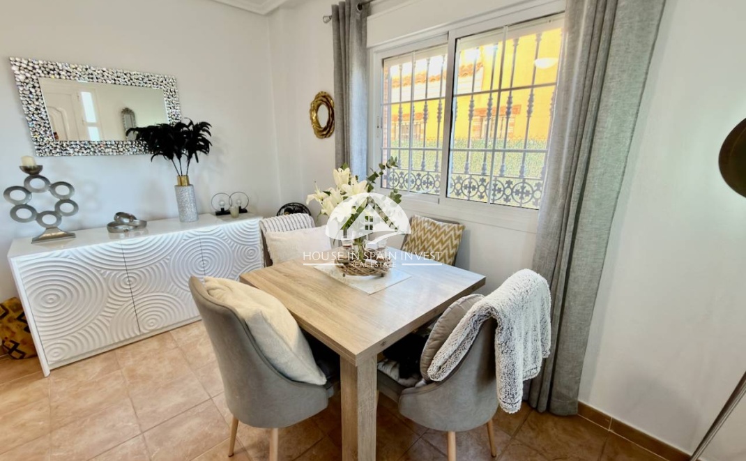 Resale - Villa - Guardamar del Segura - Guardamar - El Raso