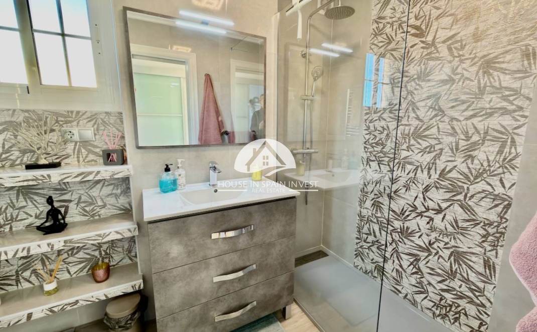 Resale - Villa - Guardamar del Segura - Guardamar - El Raso