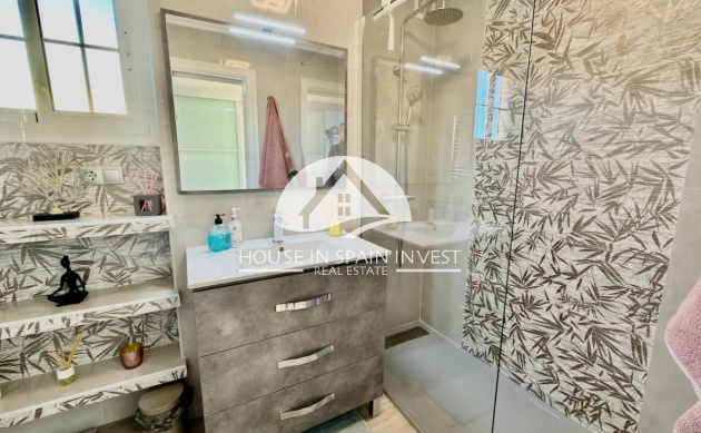 Resale - Villa - Guardamar del Segura - Guardamar - El Raso