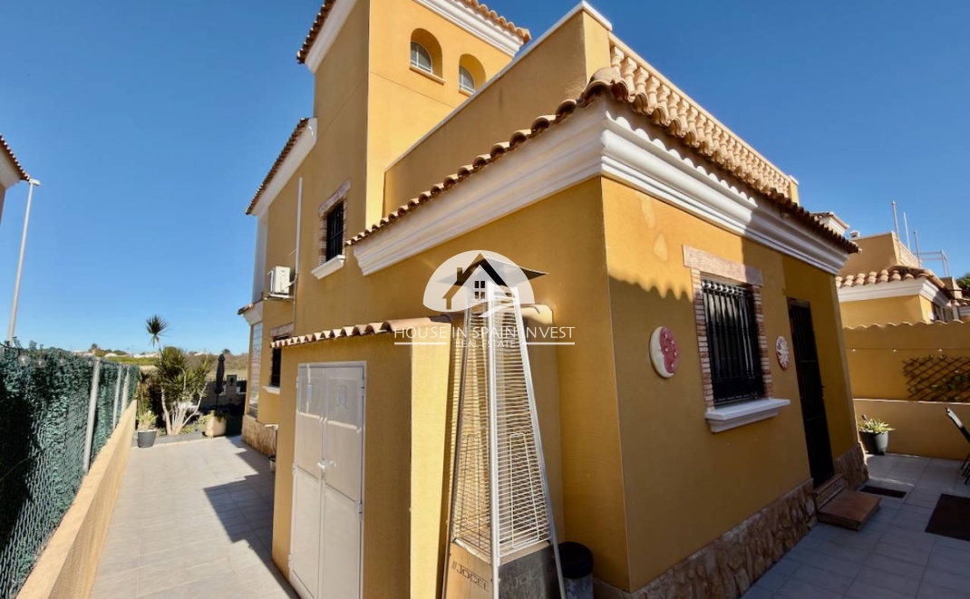 Resale - Villa - Guardamar del Segura - Guardamar - El Raso