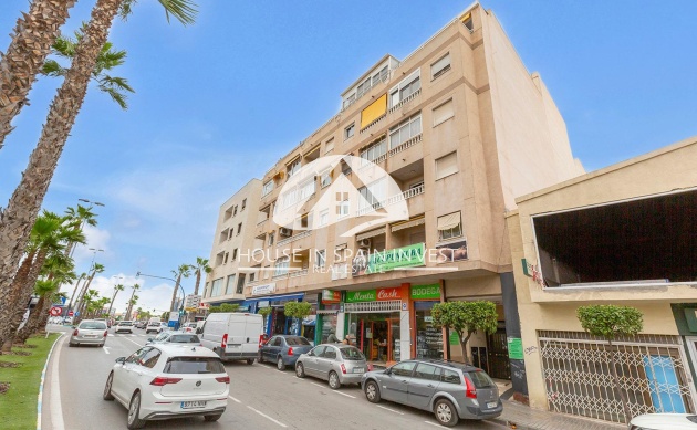 Resale - Apartment  - Torrevieja - Centro