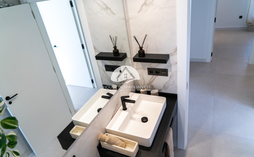 Resale - Apartment  - Orihuela Costa - La Zenia