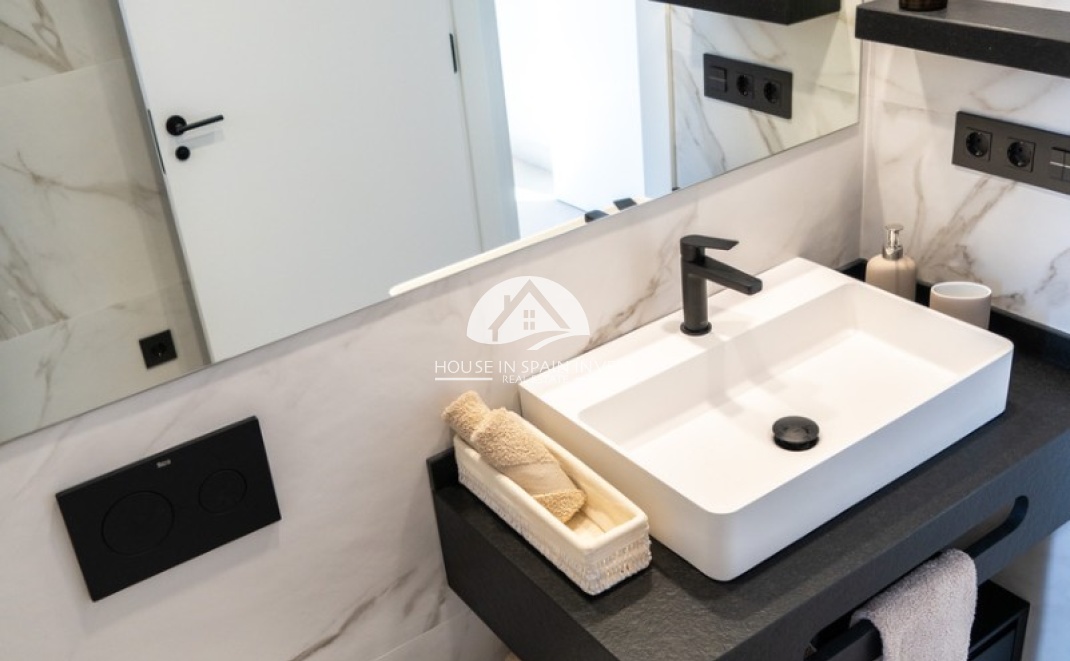 Resale - Apartment  - Orihuela Costa - La Zenia