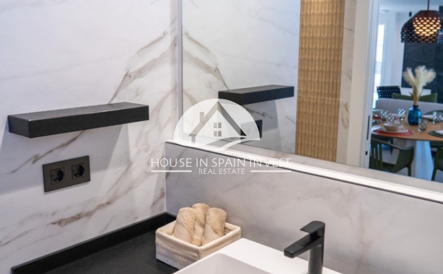 Resale - Apartment  - Orihuela Costa - La Zenia