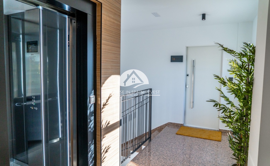 Resale - Apartment  - Orihuela Costa - La Zenia