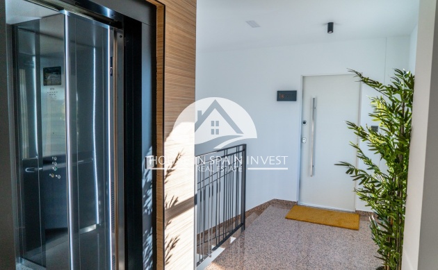 Resale - Apartment  - Orihuela Costa - La Zenia