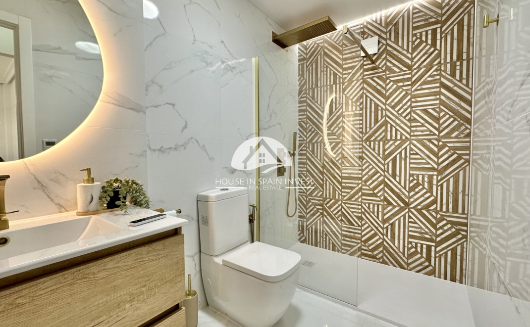 Resale - Apartment  - Orihuela Costa - Playa Flamenca