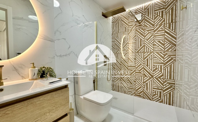 Resale - Apartment  - Orihuela Costa - Playa Flamenca